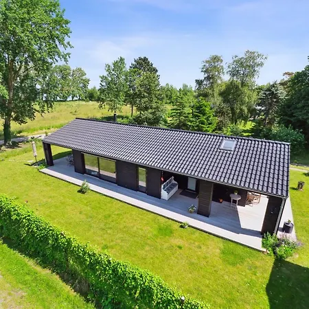 Semesterbostad Huldrik - 100m From The Sea By Interhome